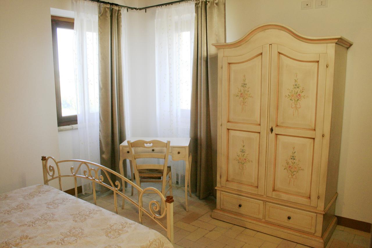 Agriturismo Fara Hotel Montegiorgio Room photo
