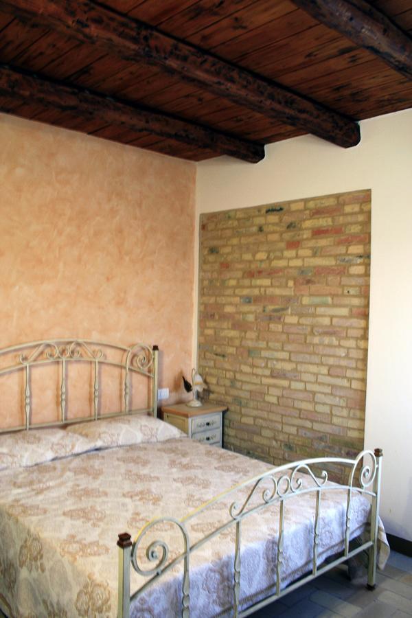 Agriturismo Fara Hotel Montegiorgio Room photo